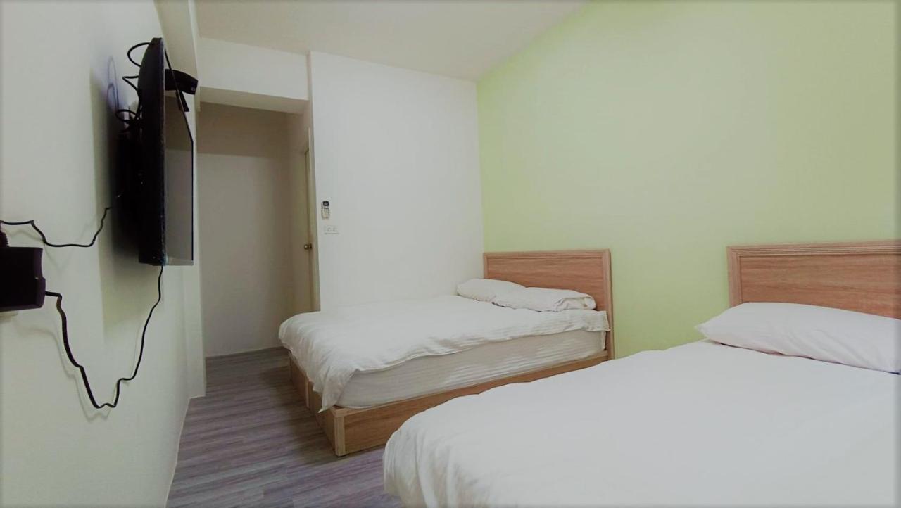Fengchia Bichon Art Homestay Taichung Exterior foto