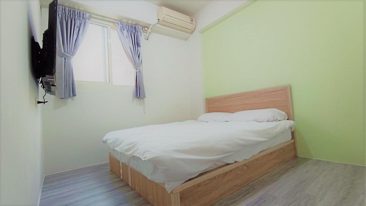 Fengchia Bichon Art Homestay Taichung Exterior foto