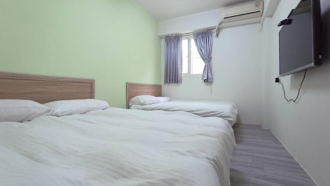 Fengchia Bichon Art Homestay Taichung Exterior foto